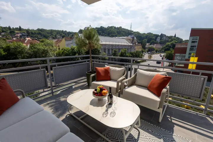 Az apartman nagy terasza